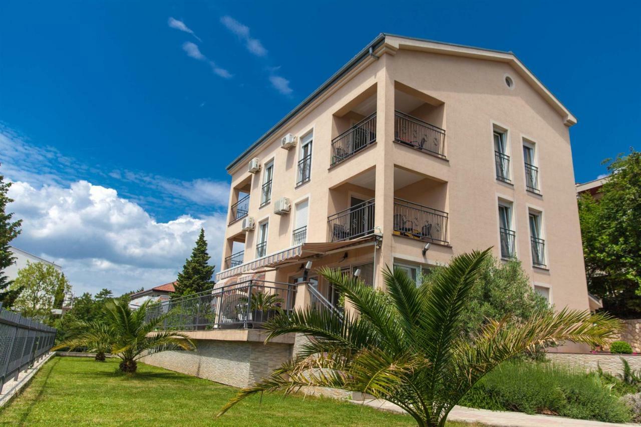 Bruno Apartment Crikvenica Bagian luar foto