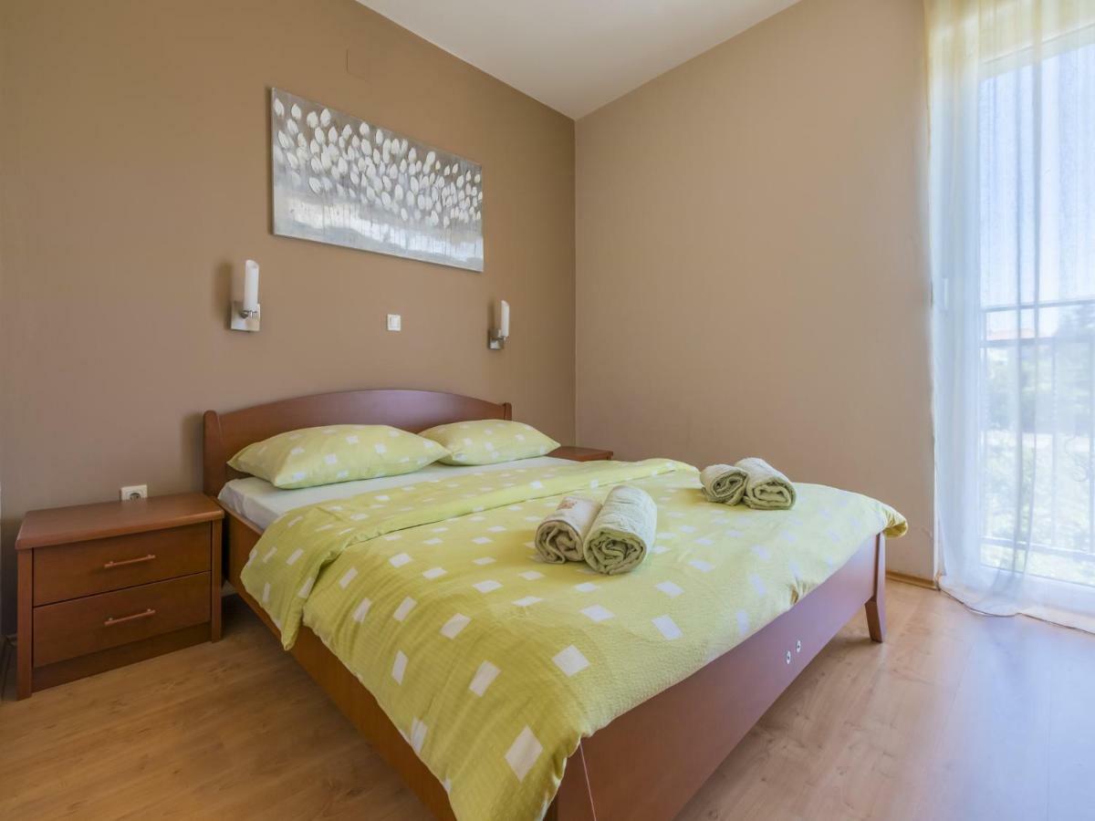 Bruno Apartment Crikvenica Bagian luar foto