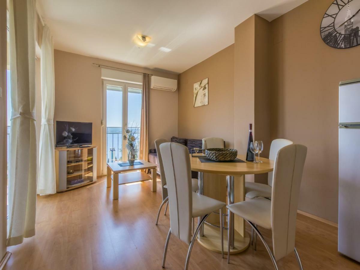 Bruno Apartment Crikvenica Bagian luar foto