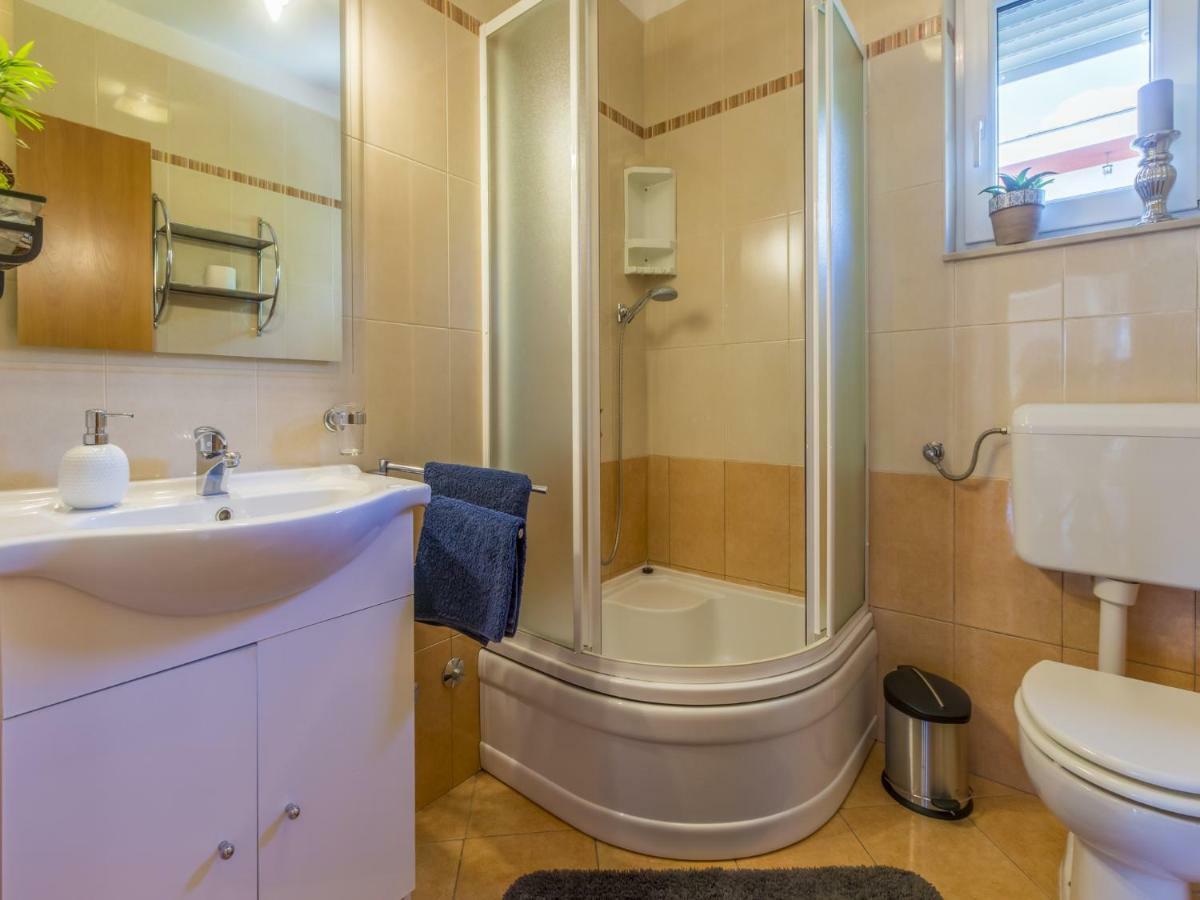 Bruno Apartment Crikvenica Bagian luar foto