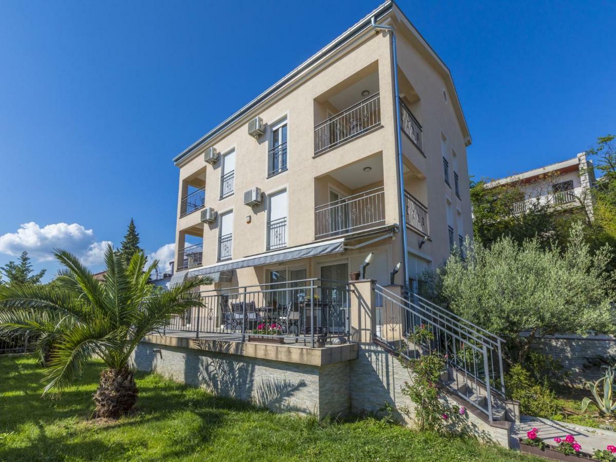 Bruno Apartment Crikvenica Bagian luar foto