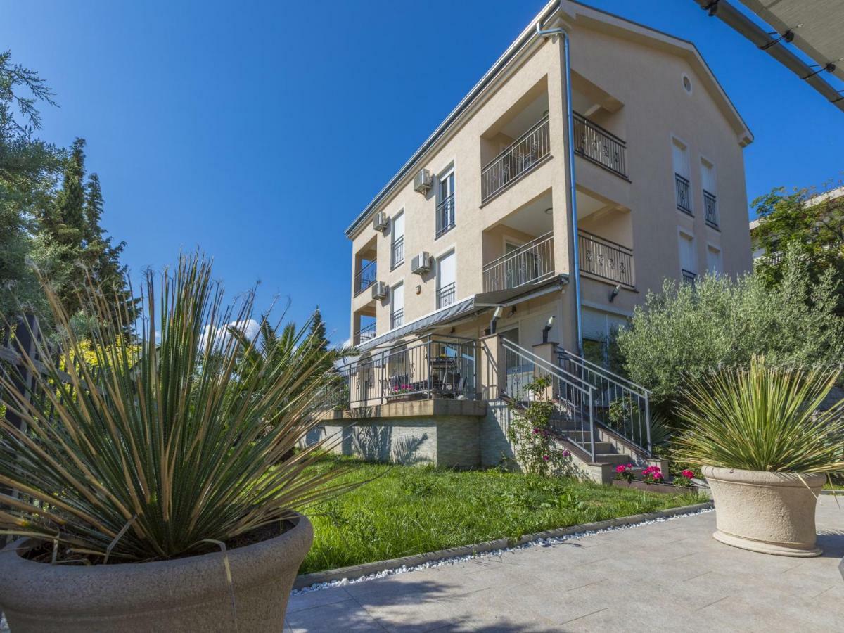 Bruno Apartment Crikvenica Bagian luar foto